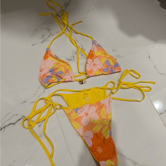 437 Bikini Set - Picture 2 of 2